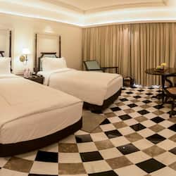 1 Schlafzimmer, hochwertige Bettwaren, Daunenbettdecken, Minibar