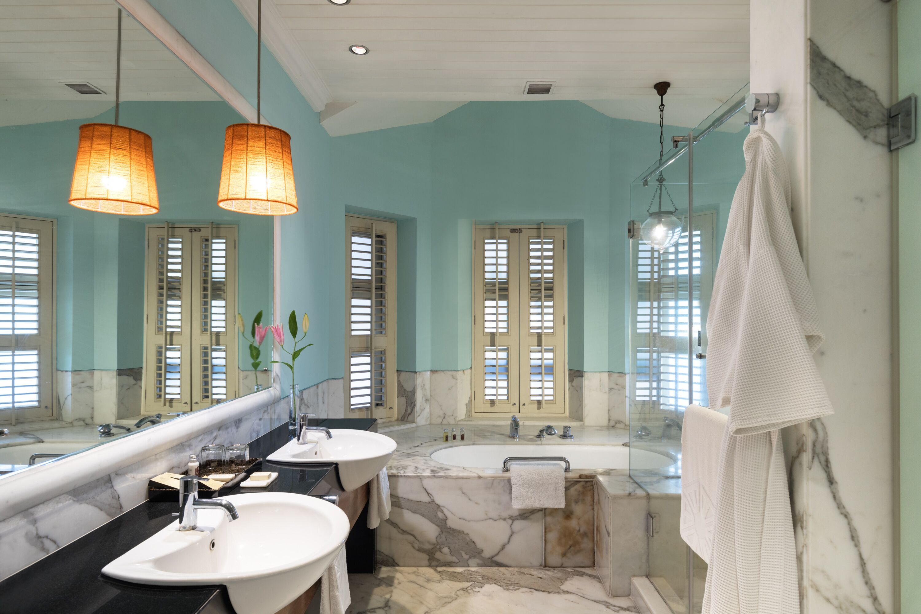 luxury room (heritage wing) | bathroom | shower, free toiletries, hair dryer, bathrobes