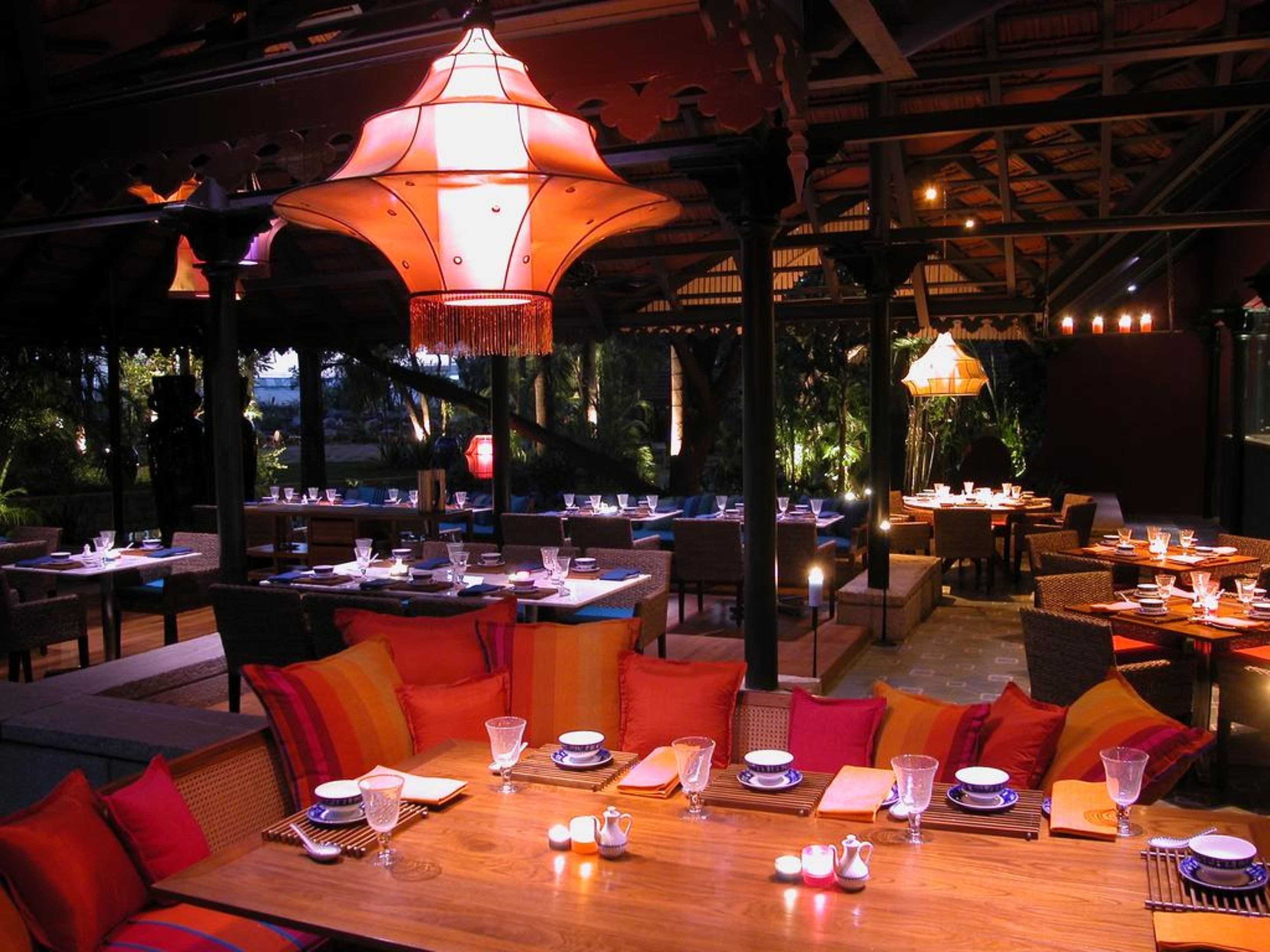 2 restaurants, breakfast, lunch, dinner served; indian cuisine