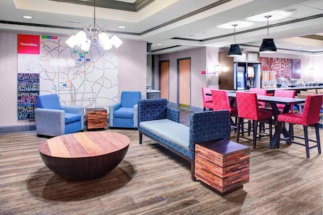 Lobby. TownePlace Suites by Marriott Atlanta Buckhead