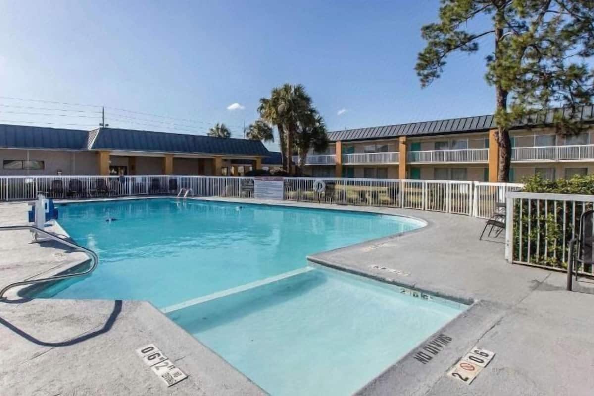 Piscina | Piscina externa sazonal