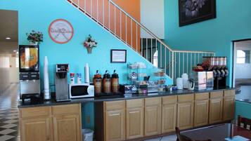 Free daily continental breakfast