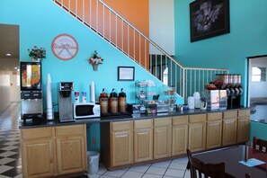 Free daily continental breakfast 