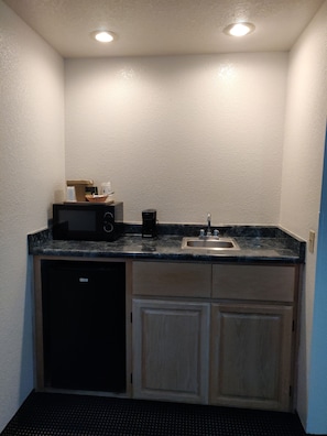 Suite studio, 1 très grand lit, non-fumeur | Minibar