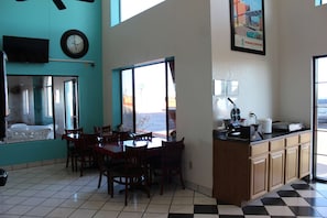Free daily continental breakfast