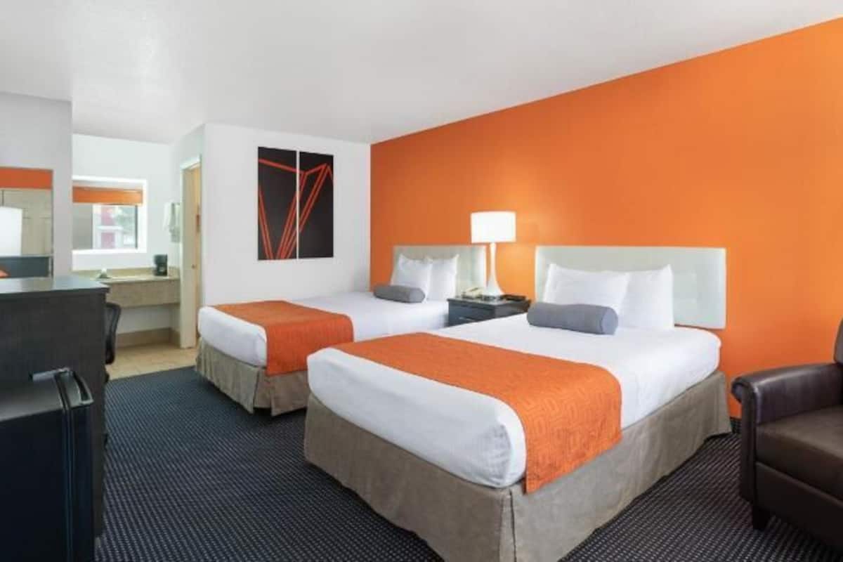 1 bedroom, premium bedding, desk, iron/ironing board