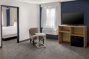 Suite, 1 King-Bett und Schlafsofa