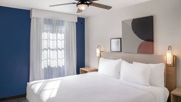 Room, 1 King Bed | Iron/ironing board, free cots/infant beds, free WiFi, bed sheets