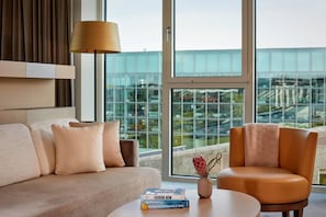 Signature Suite, Club Lounge | Living area | Flat-screen TV, DVD player, iPod dock, pay movies