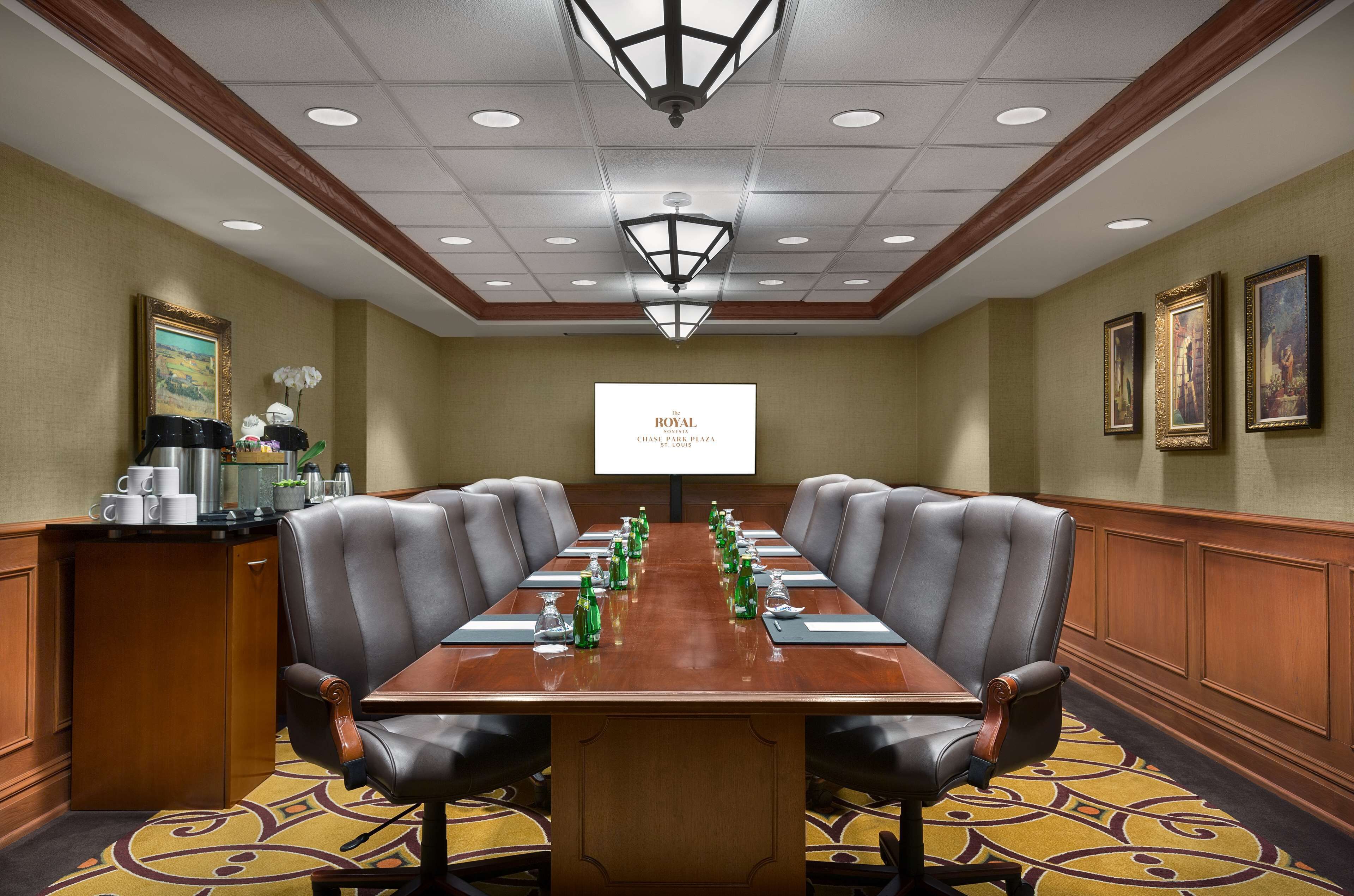 1 bedroom, premium bedding, pillow-top beds, in-room safe