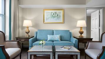 Premium bedding, pillowtop beds, in-room safe, desk