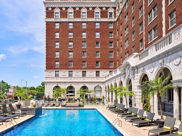 Seasonal outdoor pool -  The Royal Sonesta Chase Park Plaza St. Louis (St. Louis)