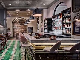 Bar (en el alojamiento)