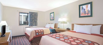 Super 8 by Wyndham Douglas