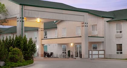 Super 8 by Wyndham Morden
