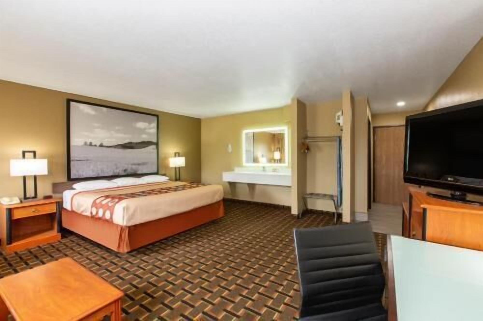 Iron/ironing board, cribs/infant beds, free WiFi, bed sheets