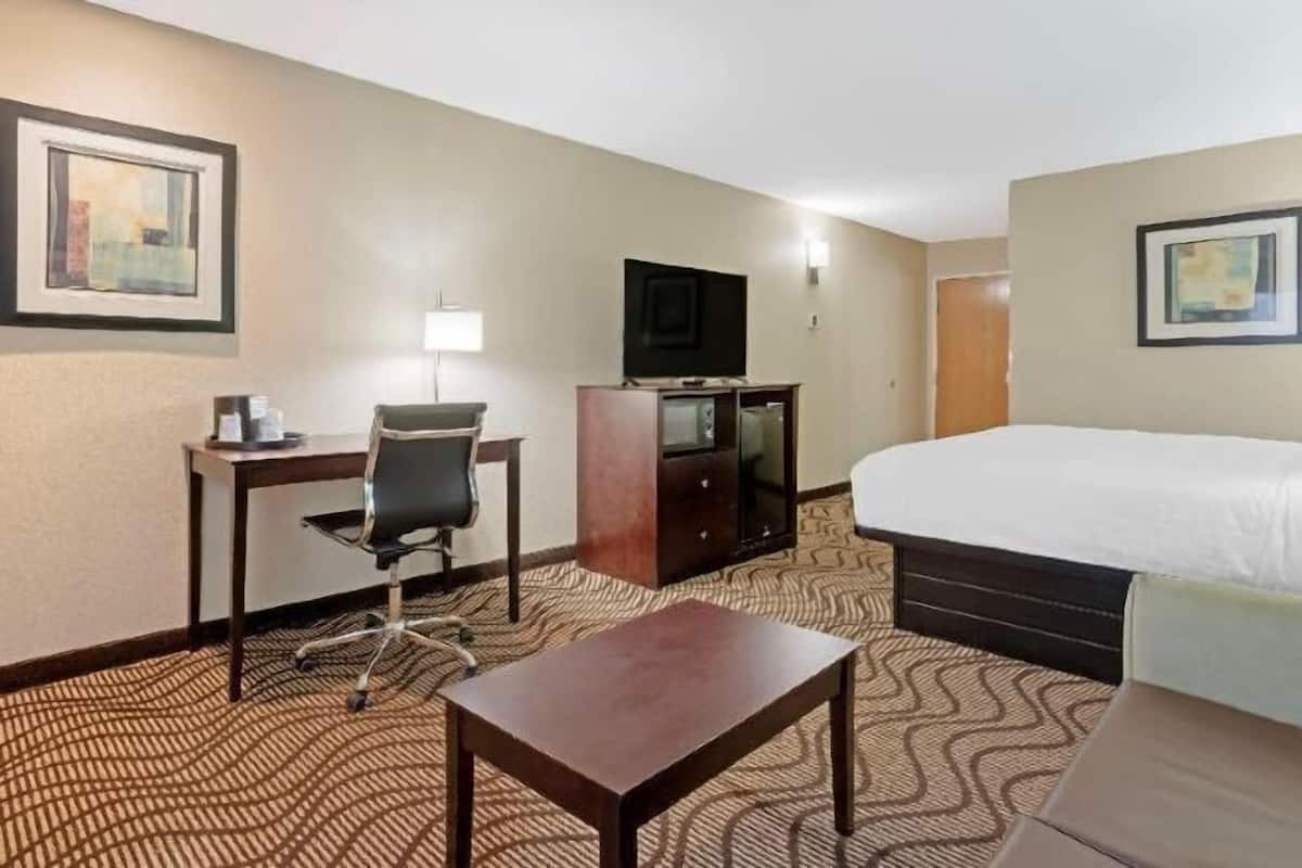 Pillowtop beds, desk, laptop workspace, iron/ironing board