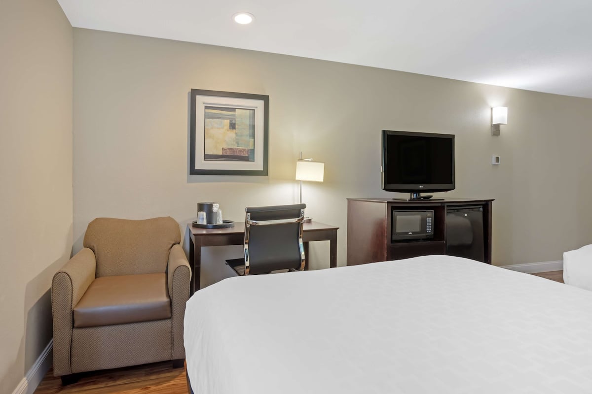Standard Room, 2 Queen Beds, Non Smoking, Refrigerator & Microwave (Pet Friendly) | Pillowtop beds, desk, laptop workspace, iron/ironing board