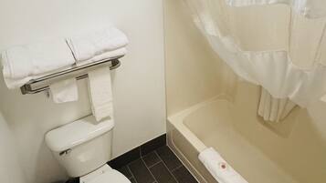 Combined shower/bathtub, free toiletries, hair dryer, towels