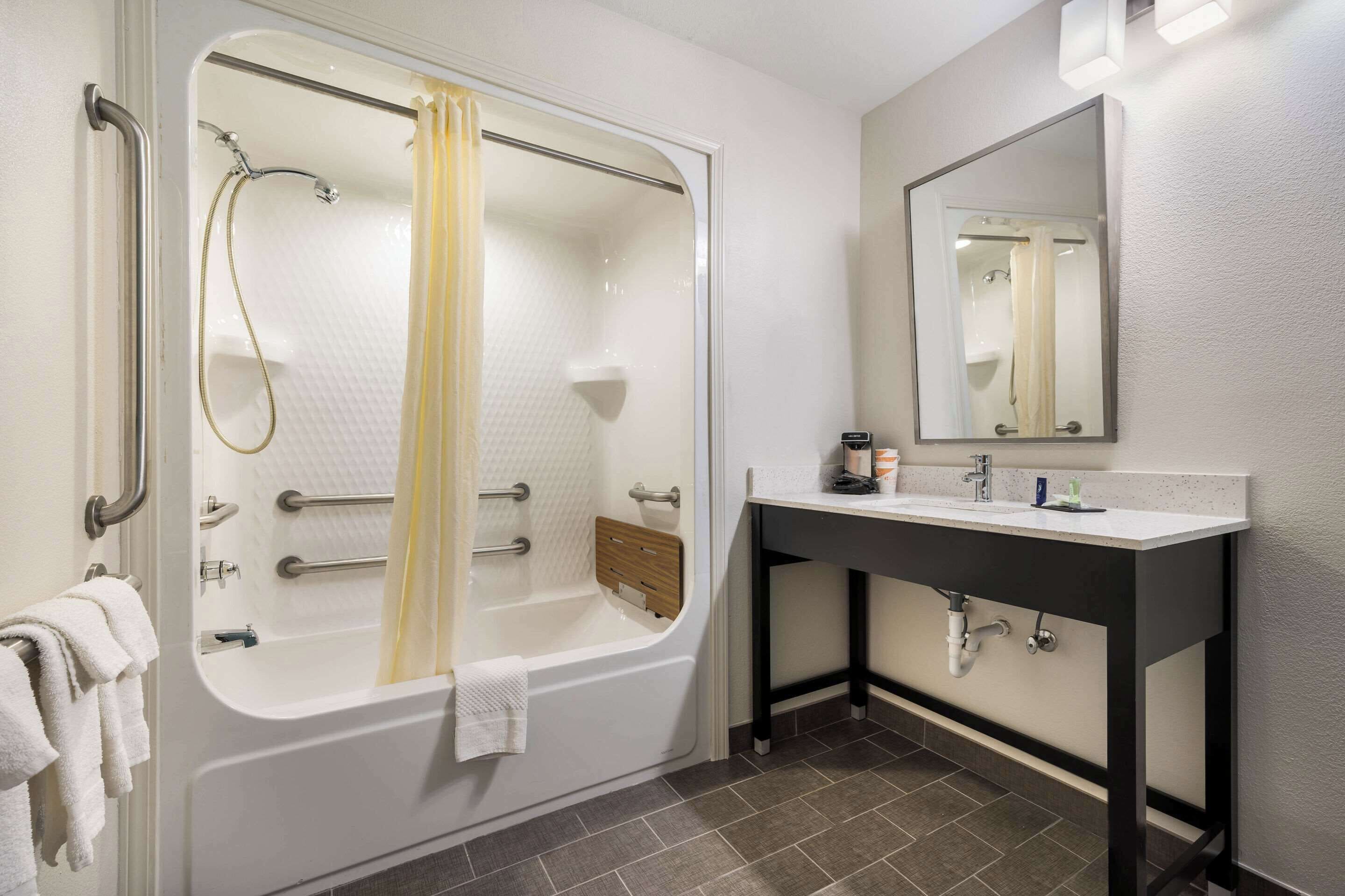 room, 2 double beds, accessible, non smoking | iron/ironing board, free wifi, bed sheets