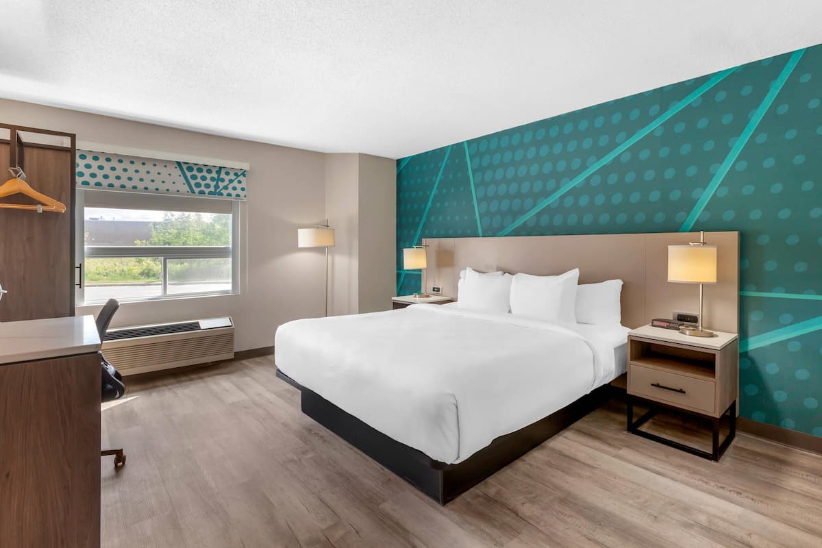 Desk, blackout curtains, free WiFi, bed sheets