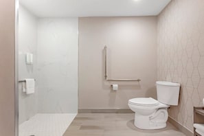 Escrivaninha, cortinas blackout, Wi-Fi de cortesia, roupa de cama