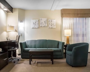 Desk, blackout curtains, free WiFi, bed sheets