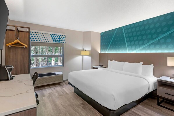 Desk, blackout curtains, free WiFi, bed sheets