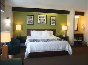 Desk, blackout drapes, free WiFi, bed sheets