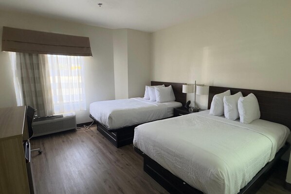 Habitación, 2 camas matrimoniales, para no fumadores | Sábanas de algodón egipcio y ropa de cama de alta calidad 