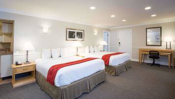 Bureau, fer et planche Ă repasser, Wi-Fi gratuit, draps fournis