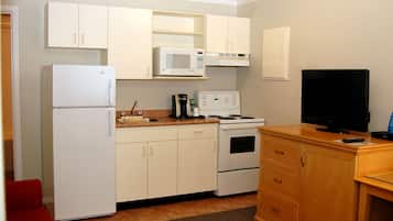 Refrigerador, microondas, cafetera/tetera