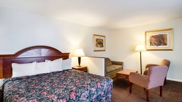 Premium bedding, desk, iron/ironing board, free cots/infant beds