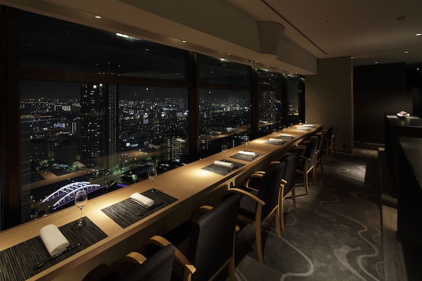 20 restaurants, breakfast, lunch, dinner served; French cuisine - RIHGA Royal Hotel Osaka, Vignette Collection by IHG (Osaka)