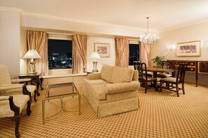 Down duvets, minibar, in-room safe, blackout curtains