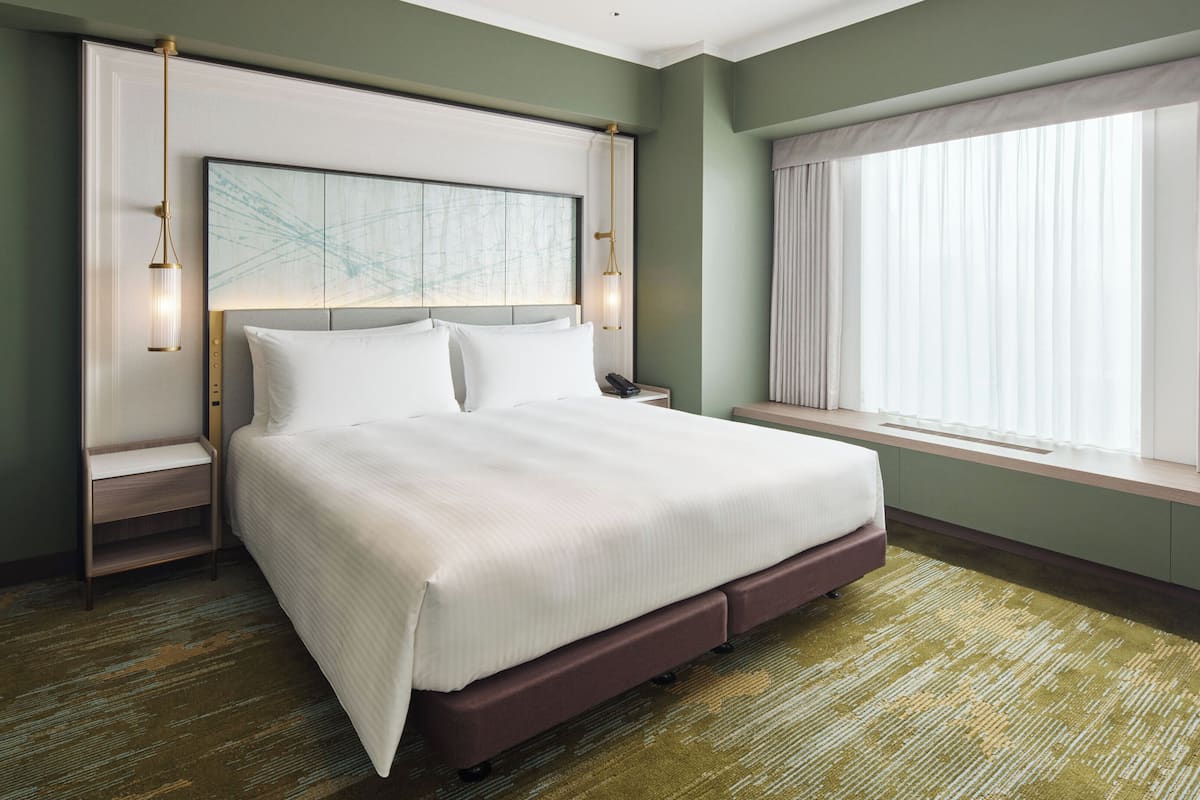 1 bedroom, down duvets, minibar, in-room safe