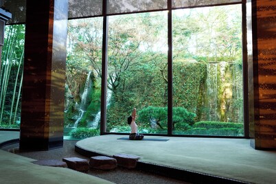 RIHGA Royal Hotel Osaka, Vignette Collection by IHG