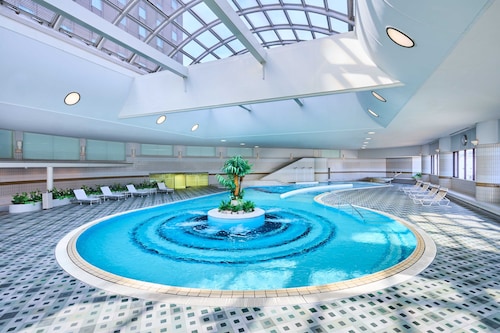 RIHGA Royal Hotel Osaka, Vignette Collection by IHG