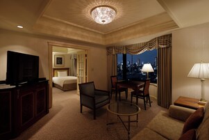 Down comforters, minibar, in-room safe, desk