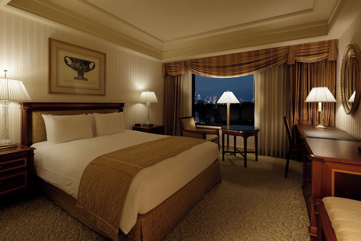 1 bedroom, down comforters, minibar, in-room safe