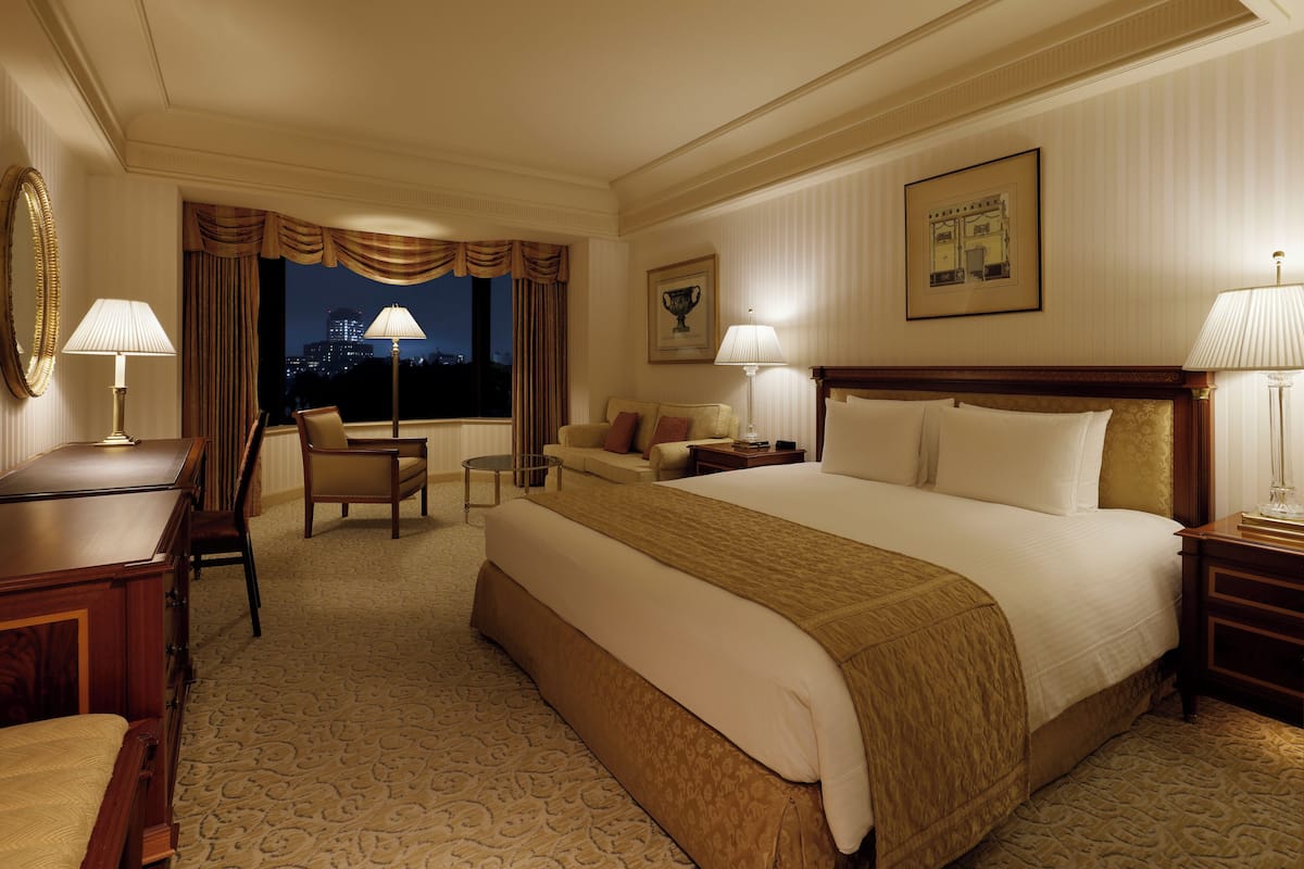 1 bedroom, down comforters, minibar, in-room safe