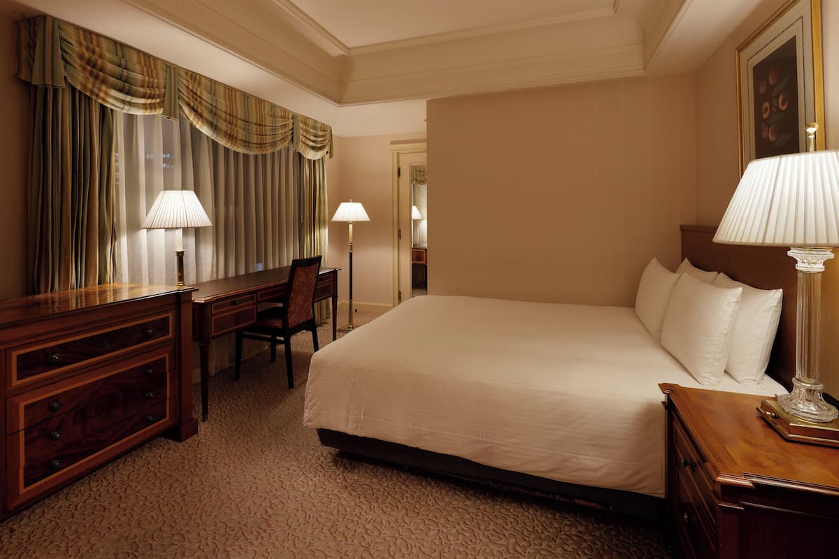 1 bedroom, down comforters, minibar, in-room safe