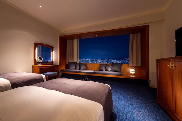 Executive Twin, Non Smoking (30F. or 31F.)(36 sqm) | Premium bedding, down comforters, in-room safe, desk