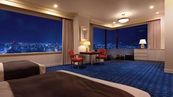 Executive Junior Suite, Non Smoking (30F. or 31F.)(65sqm) | Premium bedding, down comforters, in-room safe, desk