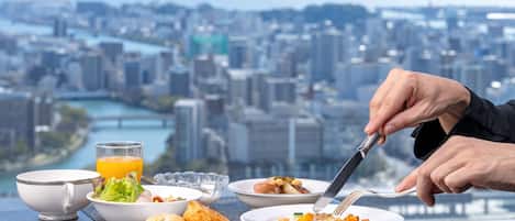 Café da manhã com buffet todos os dias mediante uma taxa