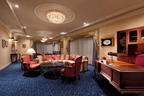 Royal Suite Room, Non Smoking  [180 sqm] | 1 bedroom, premium bedding, in-room safe, desk