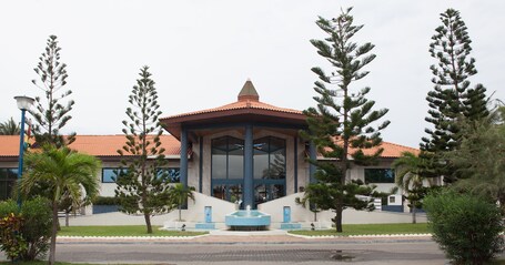 Exterior. La Palm Royal Beach Hotel