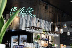 酒吧（店内）
