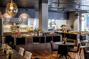 Daily buffet breakfast for a fee