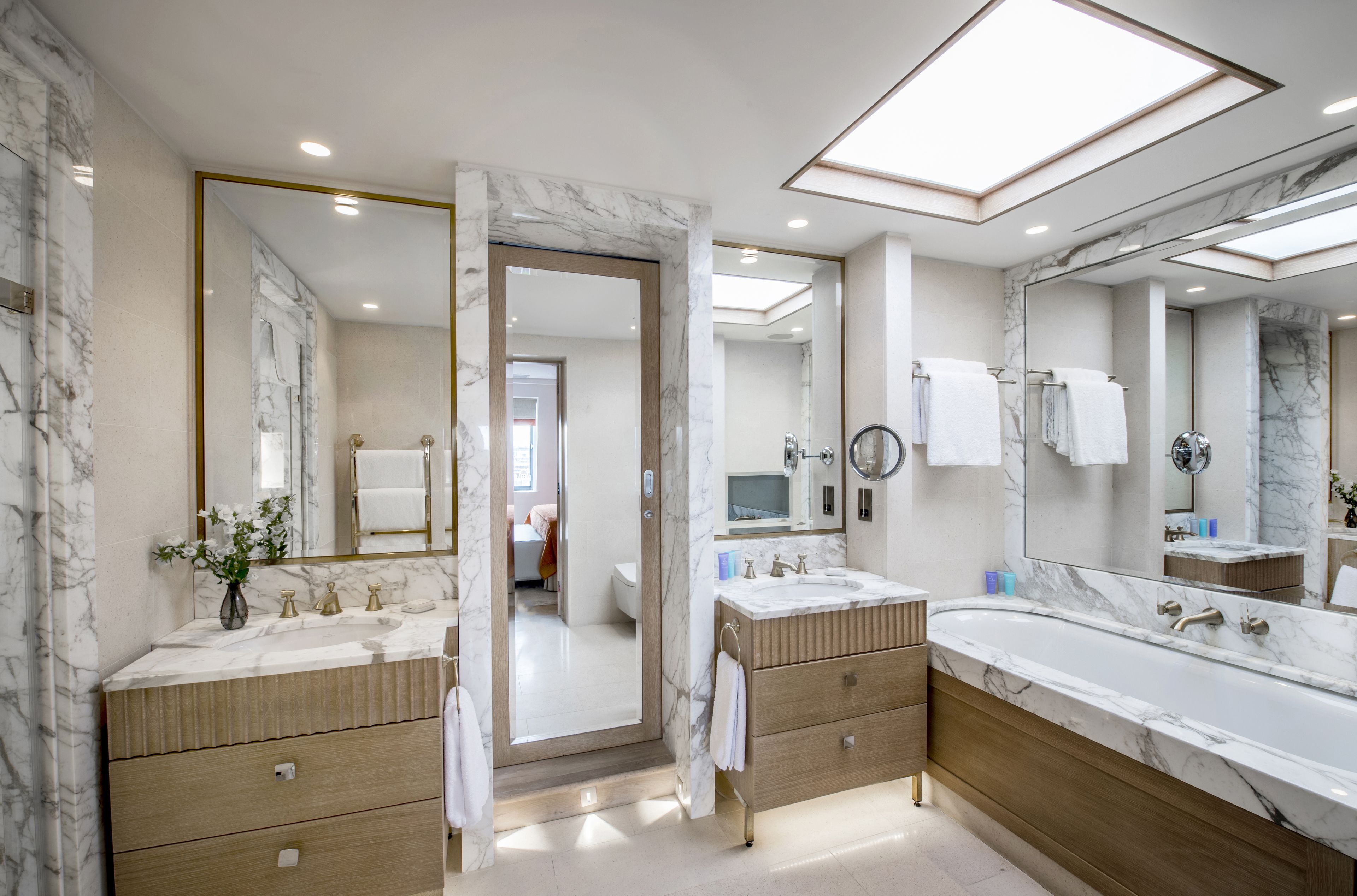 suite, 1 king bed, terrace | bathroom | combined shower/bathtub, designer toiletries, hair dryer, bathrobes